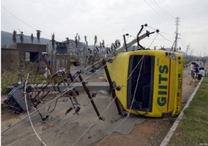 Hindistan da  Hudhud  kasırgası! 21 kişi öldü!