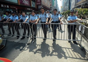 Hong Kong da son durum! Gösteri alanları boşaltıldı!