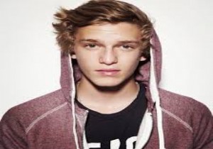 Cody Simpson Kimdir - Cody Simpson Şarkıları - Justin Bieber - Yeni Fenomen Cody İstanbul a Geliyor,Selene Gomez,Justin Hakkında Bilinmeyenler-