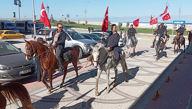 İstiklal Yolu nu at ve bayraklarla geçecekler