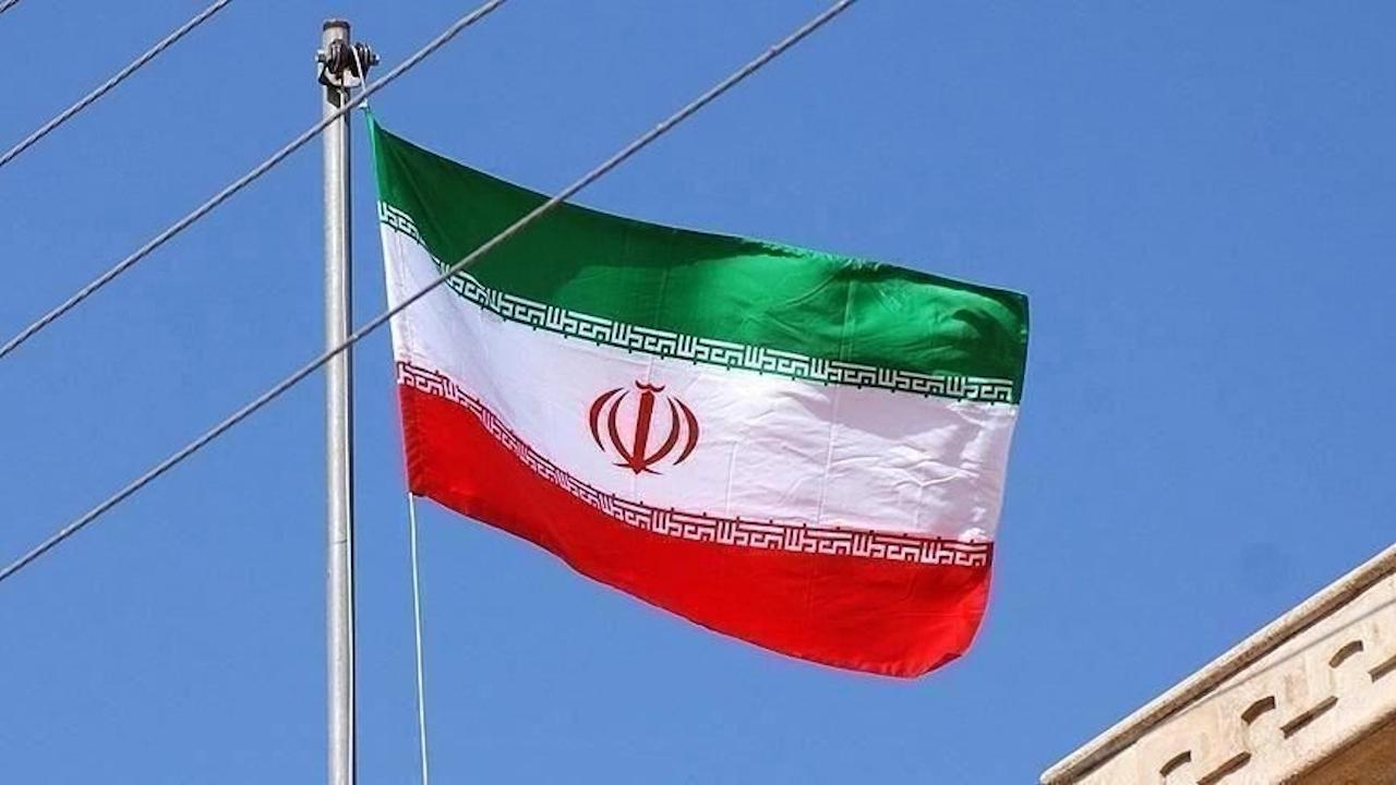 İran da cumhurbaşkanı seçiminde adaylığını ilk açıklayan isim Pezeşkiyan oldu