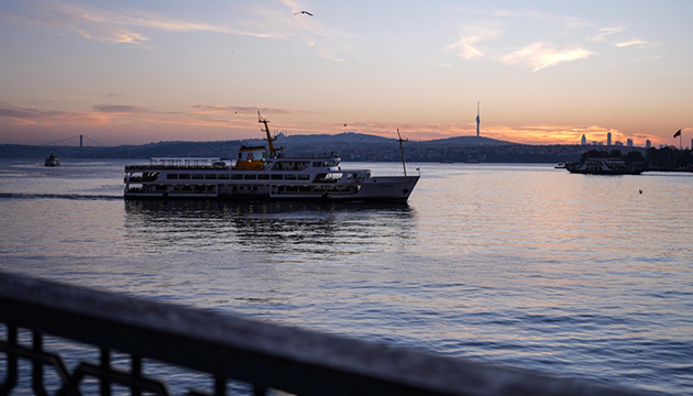 İstanbul Boğazı gemi trafiğine açıldı