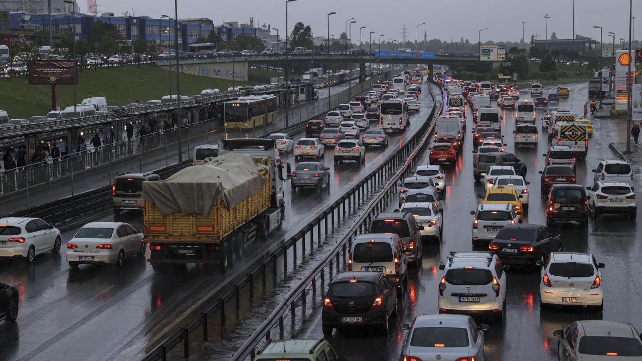 İstanbul da trafik durma noktasına geldi!