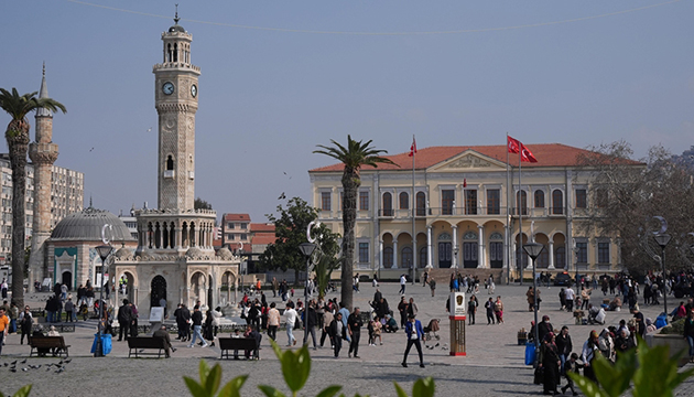 İzmir de sıcaklık rekoru kırıldı