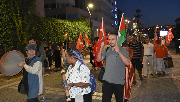 İzmir de Filistin için yürüyüş