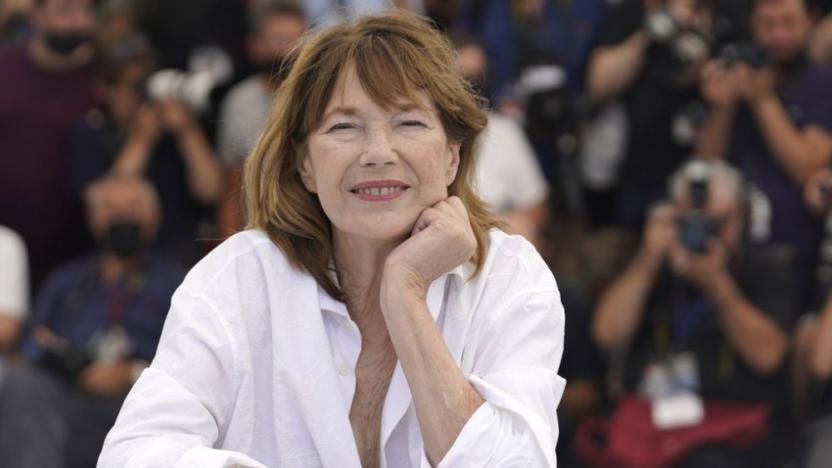 Dünyaca ünlü şarkıcı Jane Birkin yaşamını yitirdi