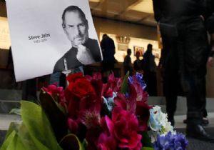 Apple ın Efsane Patronu Steve Jobs Öldü