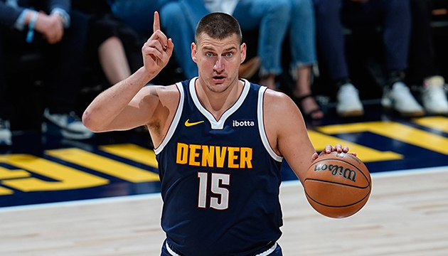 Jokic ten Spurs potasına 46 sayı