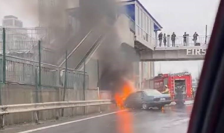 Seyir halindeki otomobil alev topuna döndü