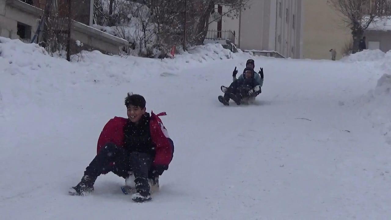 Denizli nin Çameli ilçesinde kar nedeniyle eğitime yarın ara verildi