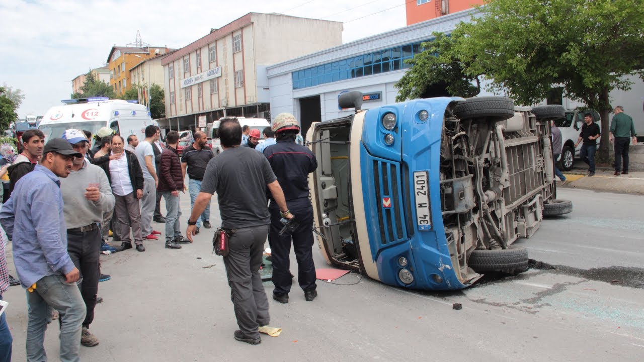 Şanlıurfa da minibüs devrildi: 8 yaralı