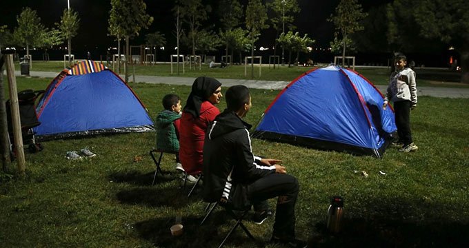 Deprem korkusu halkı sokağa  döktü