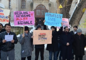 Çin in hukuksuz uygulamalarına protesto!