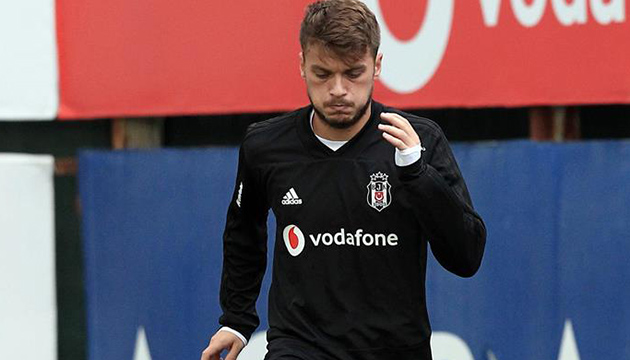 Beşiktaş ta yıldız futbolcu kadro dışı!