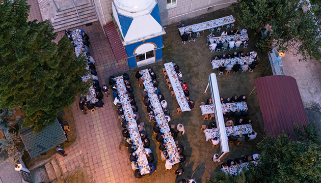 Mahallede asırlık iftar geleneği sürüyor