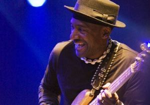 Marcus Miller Salon da keşfe Çıkıyor!