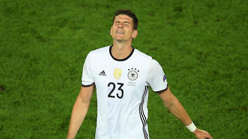 Mario Gomez sakatlandı! Milli maçlarda oynayamayacak!