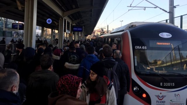 Marmaray seferleri sınıfta kaldı