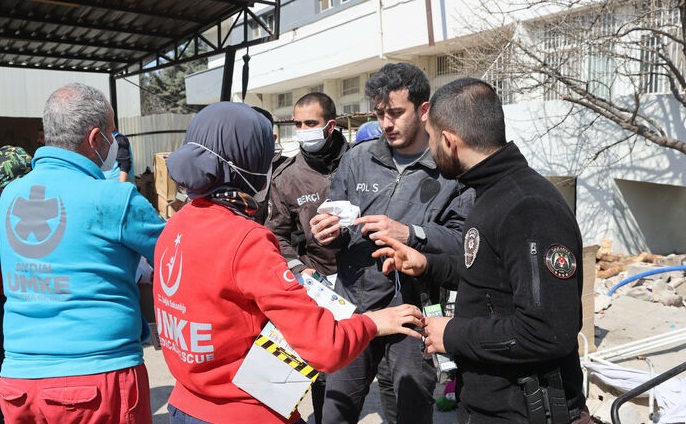 Sağlık Bakanlığı ndan deprem bölgesi için uyarı