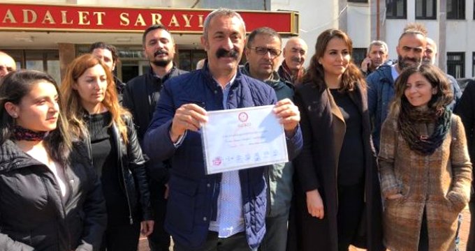 Maçoğlu mazbatasını aldı