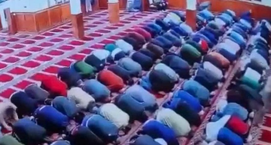 ABD de bir Türk, namaz kıldıran cami imamını bıçakladı! O anlar kamerada...