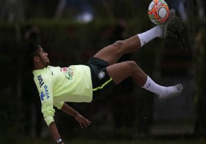 Barcelona Neymar ın babası için partisi düzenledi!