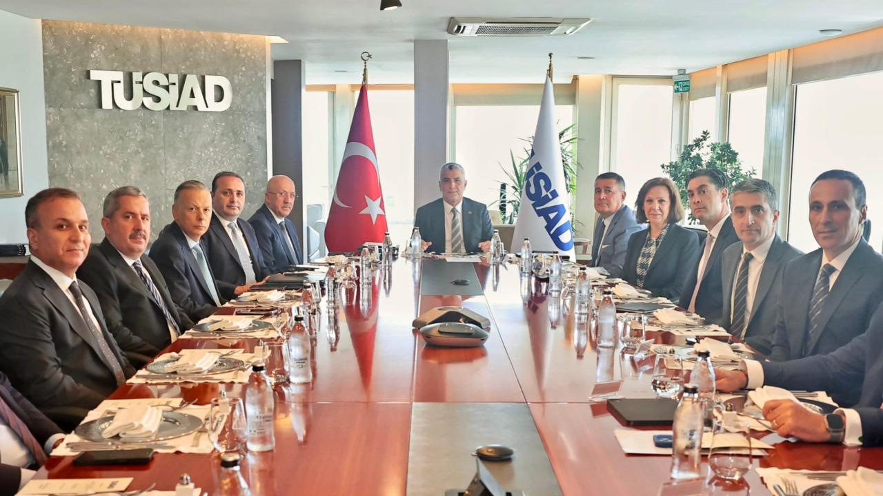 Bakan Bolat tan TÜSİAD a ziyaret