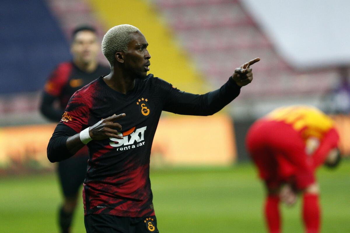 Onyekuru Galatasaray a veda etti