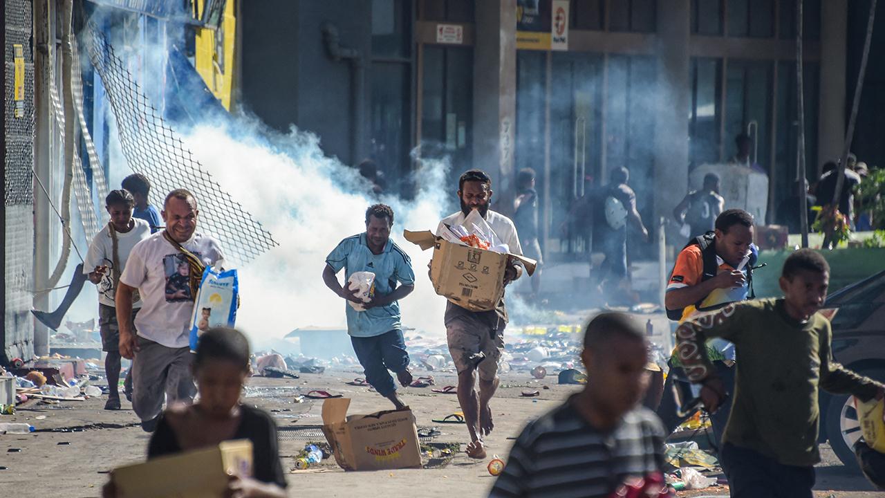 Papua Yeni Gine de 6,3 büyüklüğünde deprem