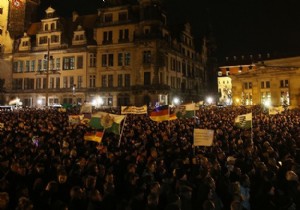  PEGIDA göçmen kökenli gençlere saldırdı  iddiası!