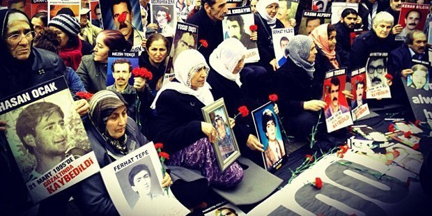 AK Parti li Özlem Zengin açıkladı: Cumartesi Anneleri nin 1000. hafta eylemine izin verilecek