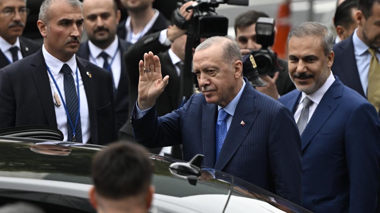 Cumhurbaşkanı Erdoğan Türkevi nden ayrıldı