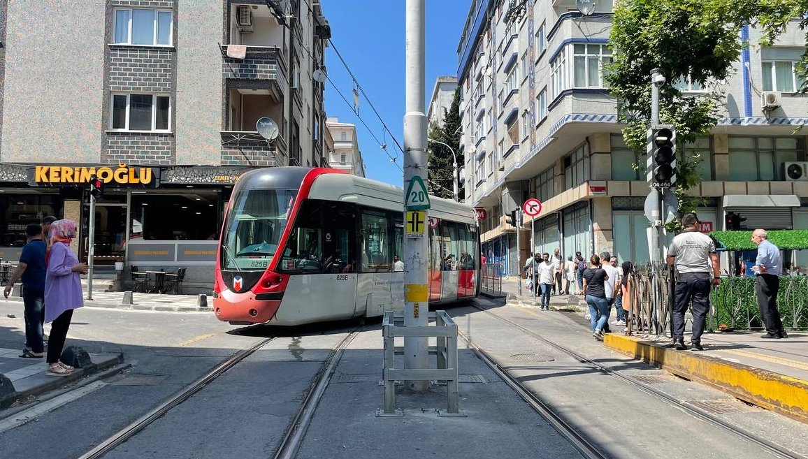 İstanbul’da tramvay raydan çıktı