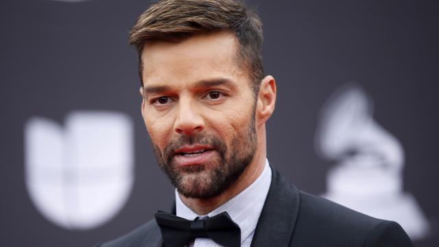 Ricky Martin den yardım çağrısı