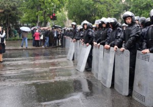 Rusya Yanlılarından Polis Merkezine Baskın!