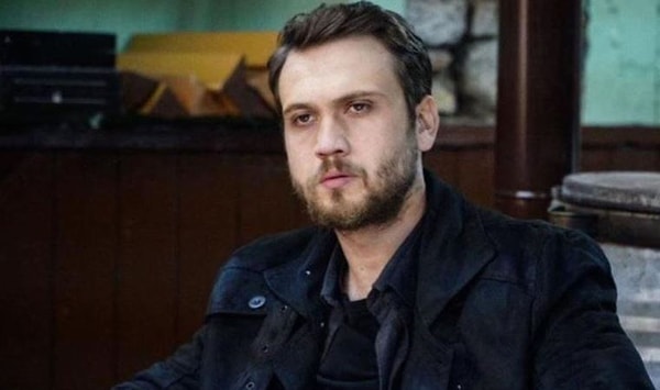 Aras Bulut İynemli nin acı kaybı!