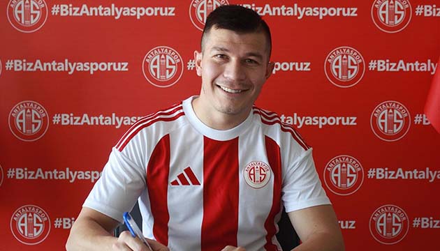 Antalyaspor’da forvet transferi