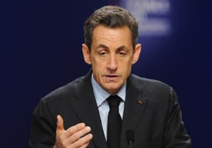 Fransa merkez sağında yarışı Sarkozy kazandı!