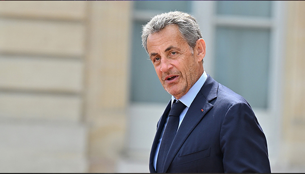 Sarkozy nin yolsuzluk davası başlıyor