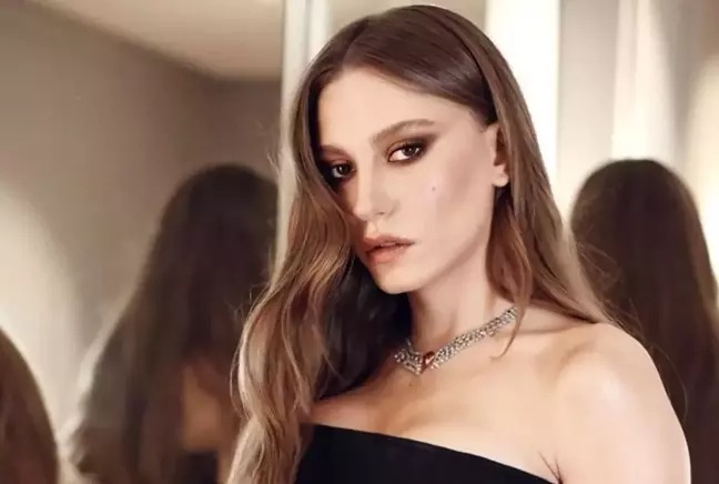 Serenay Sarıkaya, Paris te görüldü