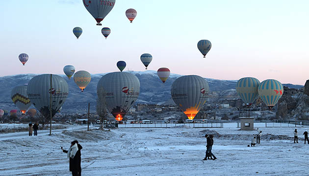 Sıcak hava balonları yeniden havalandı