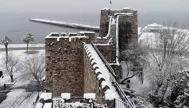 Sinop Kalesi beyaza büründü