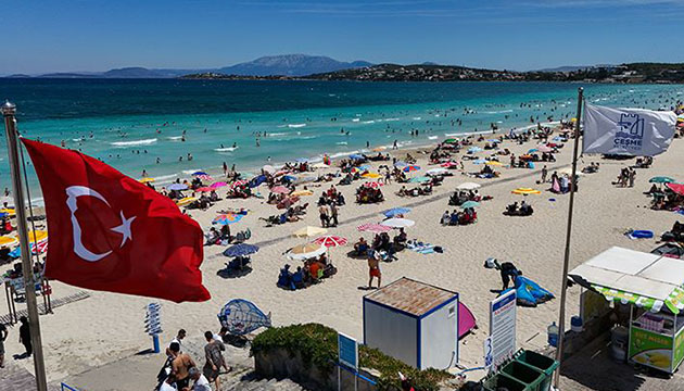 Turizm merkezi Çeşme de yoğunluk