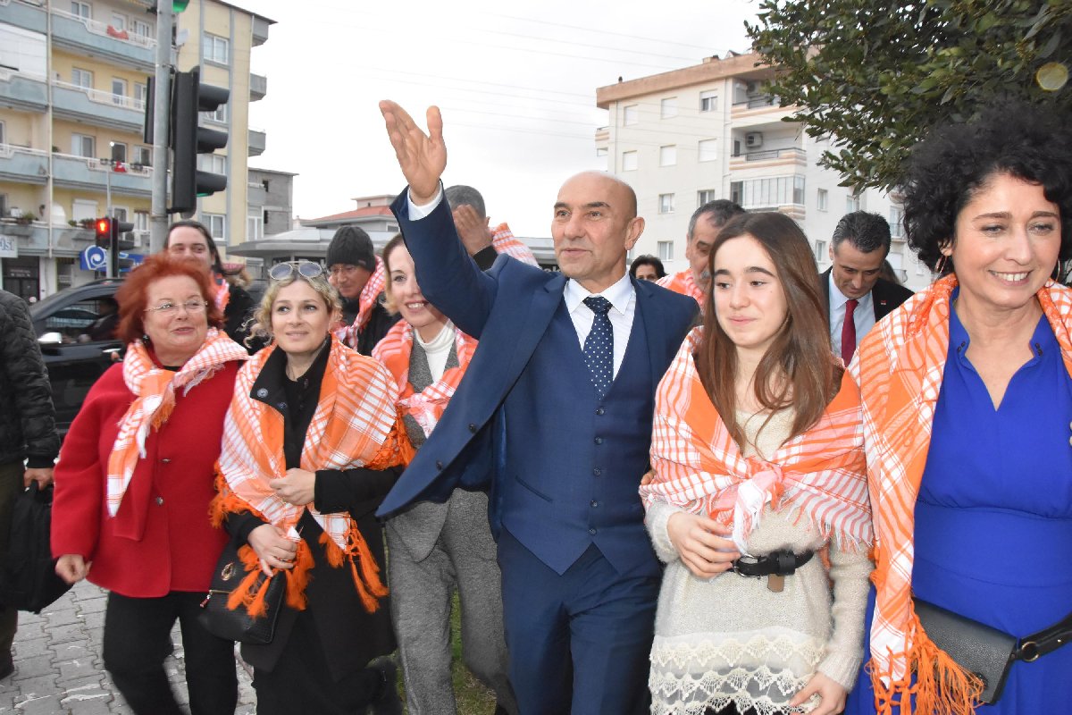 Tunç Soyer’e  yoğun ilgi!