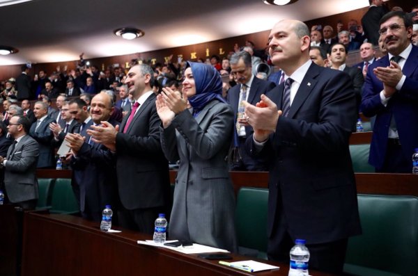 Bakanların koltuk geriliminde mutlu son!