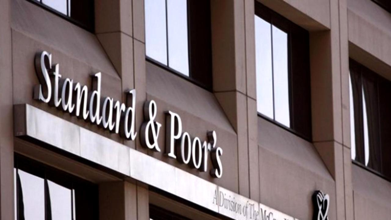 S&P Türkiye nin kredi notunu yükseltti