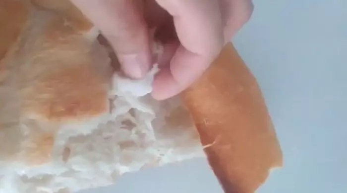 Ekmeğin içinden bakın ne çıktı!