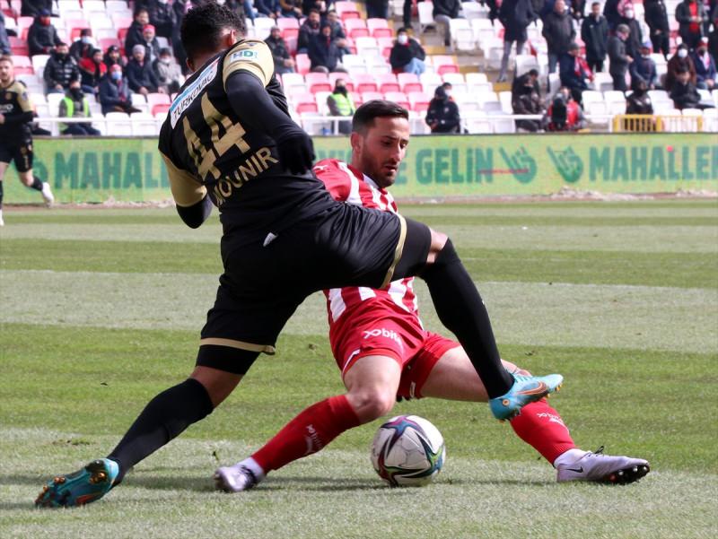 Sivasspor geriden gelip kazandı!