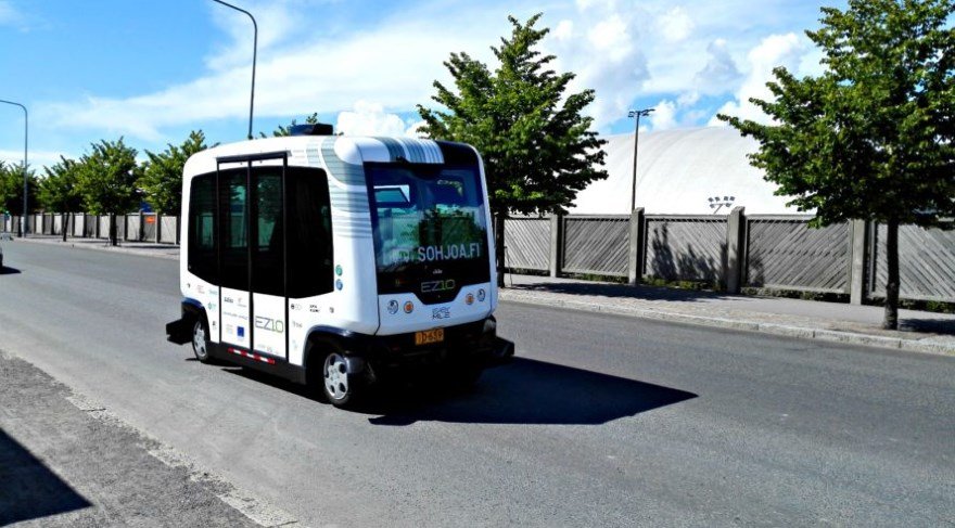 Elektrikli robot minibüsler sokaklara çıkıyor