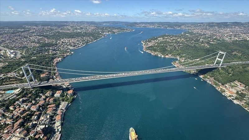 İstanbul Boğazı nda gemi trafiği askıya alındı